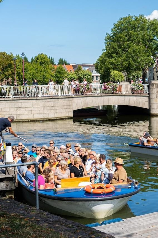 Middelburg: City Canal Cruise - Price and value: about $17 for a guided 45-minute circuit