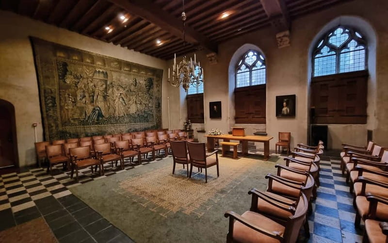 Middelburg: Guided Tour Townhall Middelburg - Price and value: is $14 for a town hall visit a good deal?