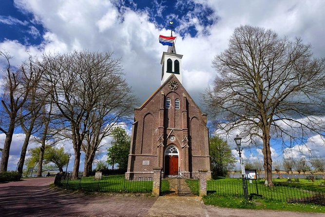 Off the Beaten Paths Dutch Landscape Private Tour 1/2 day Jaguar - Broek in Waterland: dikes, farms, and that real Dutch everyday feel