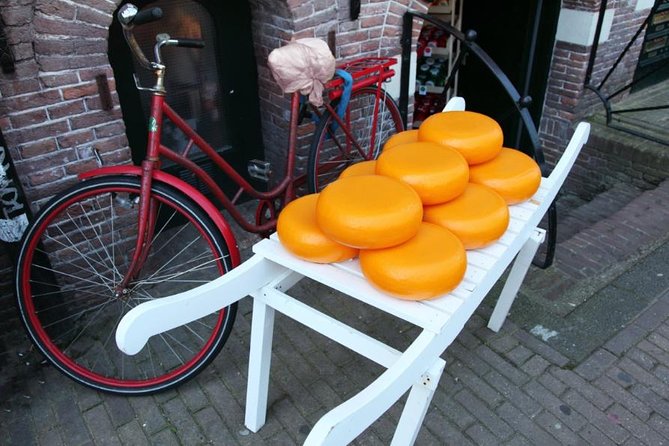 Off the Beaten Paths Dutch Landscape Private Tour 1/2 day Jaguar - Monnickendam and Edam: cheese culture with a sense of place