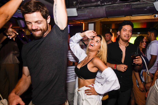 Original Amsterdam Pub Crawl - After the first bar: discounted drinks, games, and the move to the next spot