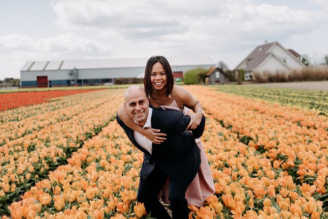 Personal Travel and Vacation Photographer Tour in Amsterdam - Centrum Stop: classic sights, handled in portrait-friendly time