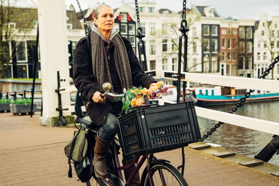 Private Amsterdam Bike Tour with a Local - Starting at Star Bikes Near Central Station, Then Rolling Out Smoothly