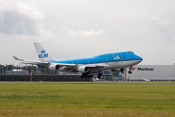 Private Amsterdam Departure Transfer to AMS Schiphol Airport - Why a private Mercedes to Schiphol feels worth it