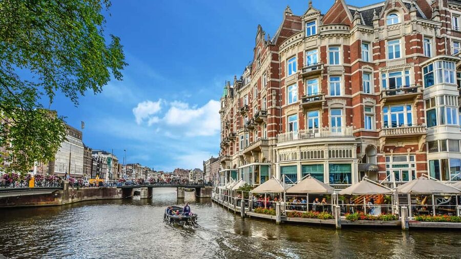 Private Amsterdam Tour with a Local, Flexible & Custom - Why a private, flexible Amsterdam walk beats the generic intro