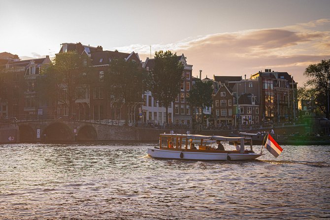 Private Boat Tour Amsterdam - 90 Min incl. welcome drink on historic saloon boat - Pricing, Value, and Who This Makes Sense For