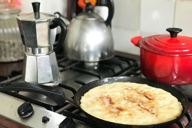 Private Dutch Pancake Cooking Class in an Amsterdam Canal Home - Getting to Amstel 264 and climbing up to the kitchen
