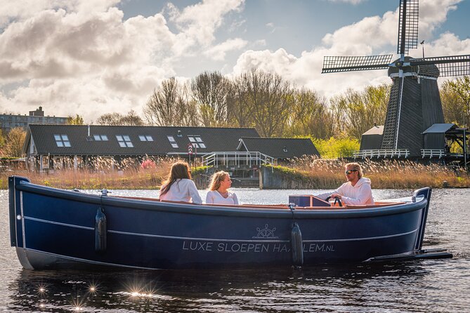 Private Electric Boat Rental in Haarlem (No License Required) - The “route” is guided by the map and tips
