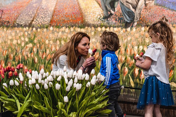 Private Keukenhof Gardens and Tulip Fields Tour from Amsterdam - What a private car plus a driver/host really means for your day