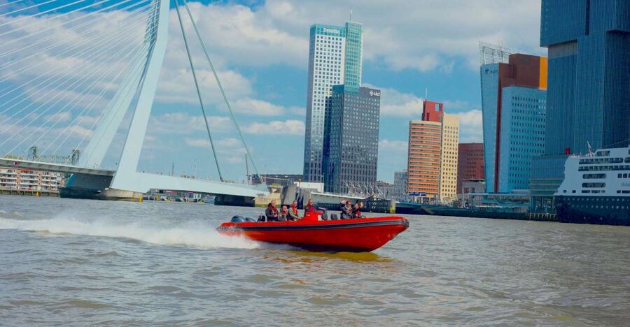 Private RIB-experience - Speedboat reality: what bouncy momentum feels like
