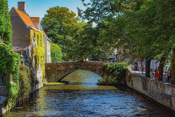 Private sightseeing tour to Bruges and chocolate from Amsterdam - Beguinage Ten Wijngaarde: Quiet Courtyards Matter