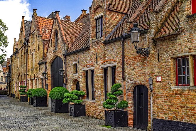 Private sightseeing tour to Bruges and chocolate from Amsterdam - Belfort Tower: The Short Stop With Big Payoff