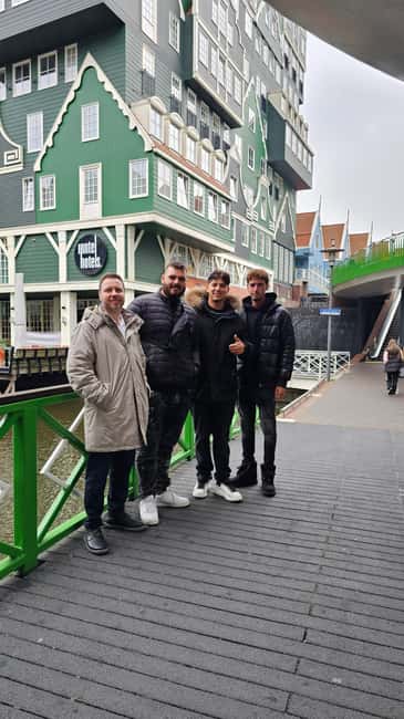 Private tour Mercedes Van, Zaandam, Zaanse Schans & Volendam - Volendam: fisherman village walking time and better-than-average food options