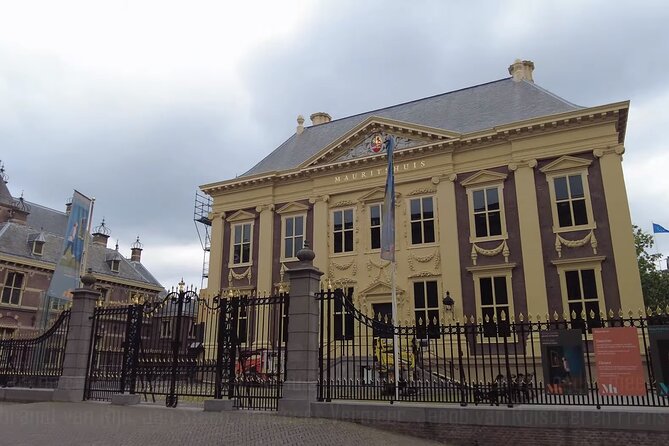 Private Tour of Delft and The Hague including Transfer - Grote Kerk and Johan de Witt: unusual church details and a darker story