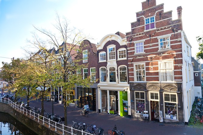 Private Walking Tour: Delft's Royal History and Pottery - City Hall and the feeling of a city shaped by power