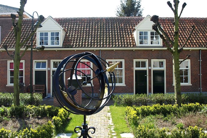 Private Walking Tour: Delft's Royal History and Pottery - What language, weather, and pacing feel like in real life