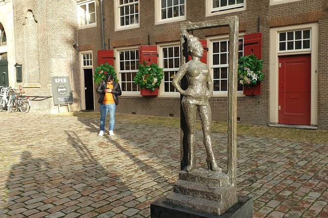 Red Light District Tour by Locals, Small Group (approx 4) - Chinatown, Gay Bars, and the Colorful Street Crossroads
