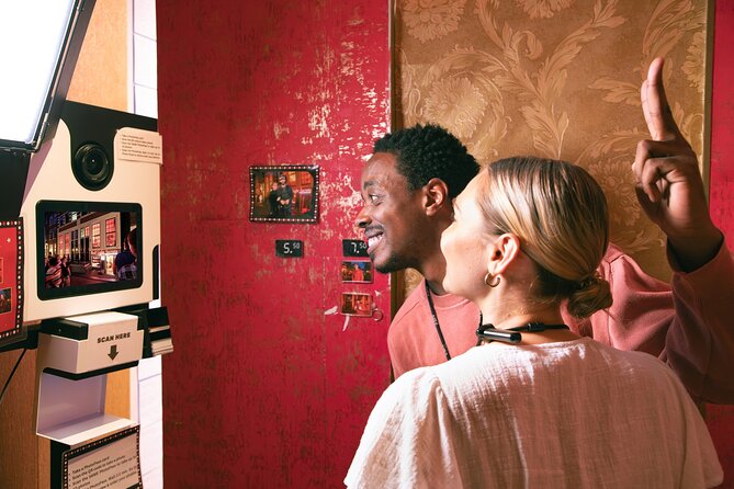 Red Light Secrets Museum Amsterdam & 1-Hour Canal Cruise - Seating, Crowd Levels, and Solo Traveler Comfort