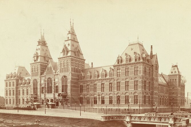 Rijksmuseum Amsterdam Semi-Private Guided Tour - Entering Rijksmuseum faster, with skip-the-line sense