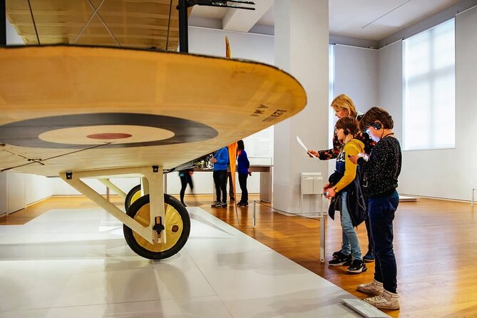 Rijksmuseum Amsterdam Ticket with Audio & Canal Cruise - Audio guide in English: what it adds to your experience