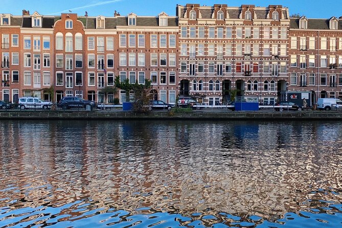 Rijksmuseum Ticket and Guided Tour with Optional Canal Cruise - The optional Amsterdam canal cruise: what you gain visually