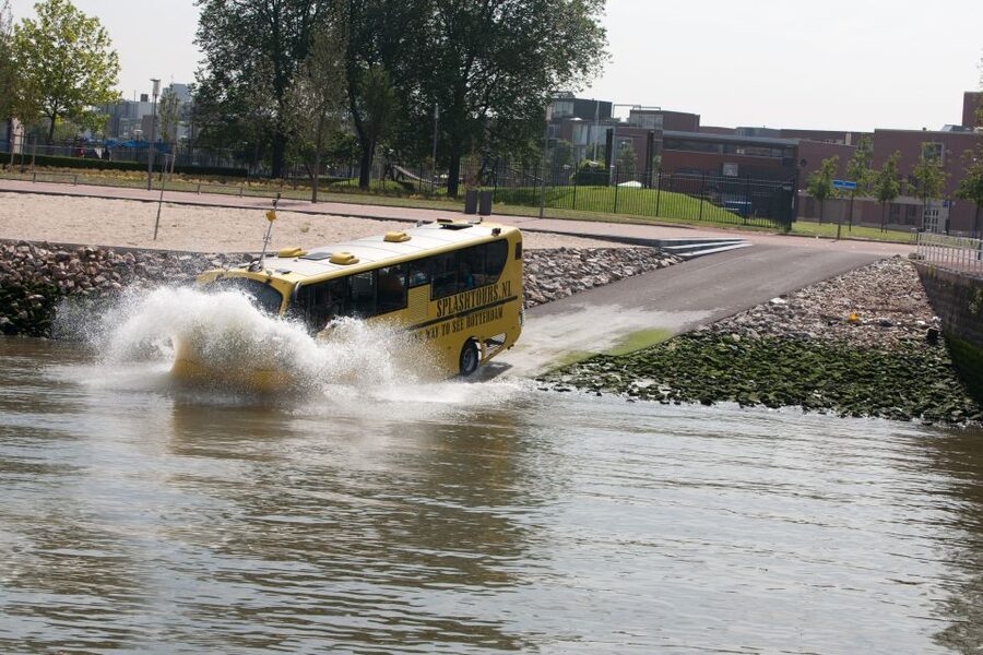 Rotterdam: 1-Hour Sightseeing Splash Tour - Where to Start in Central Rotterdam, and What’s Nearby While You Wait