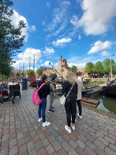 Rotterdam: Highlights, Gems, Architecture & History Walk - Pace, steps, and what to wear on a 5 km architecture walk