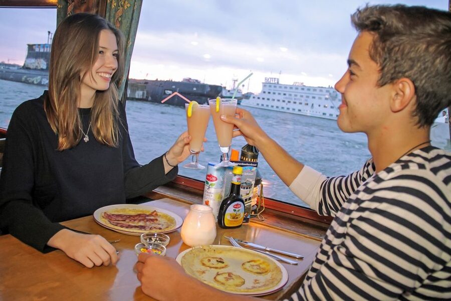 Rotterdam: Pancake Cruise - The Pancake Buffet, What You Really Get in the Meal