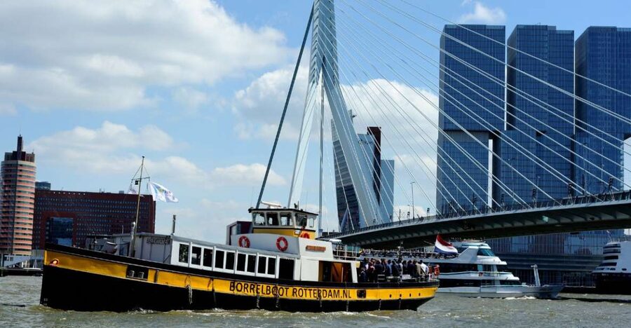 Rotterdam: Pub Cruise with Drinks and Bites - Who should book this Rotterdam pub cruise