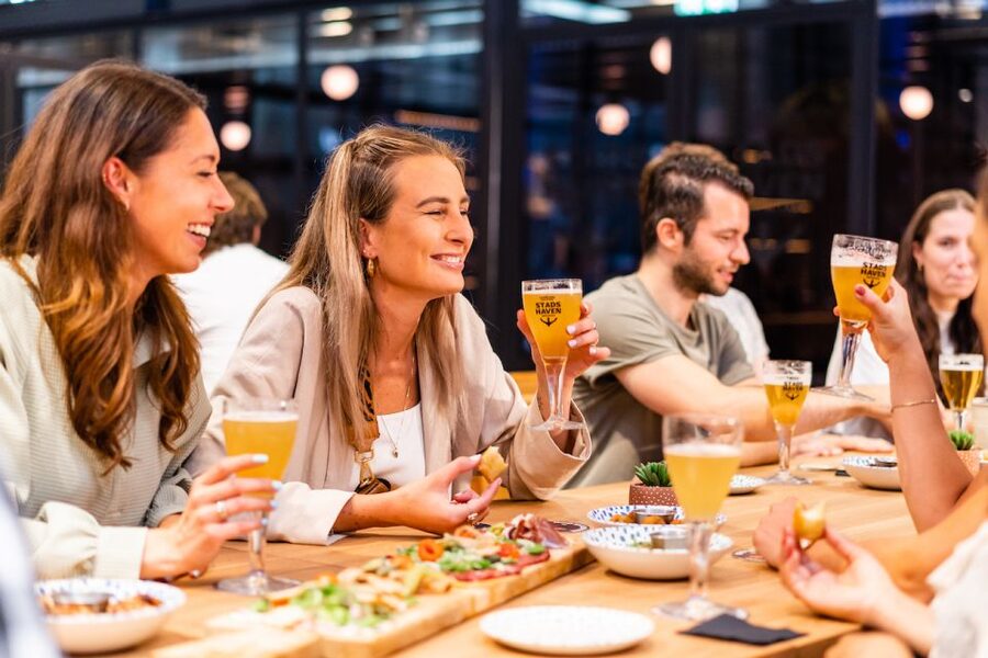 Rotterdam: Stadshaven Brewery Tour with Beer Tastings - AR-style moments and the reality of viewing from different angles