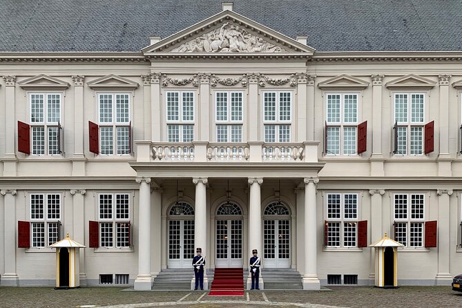 Royal The Hague Private Guided Walking Tour - Stop 4: Noordeinde Palace, a Royal Home That Still Works