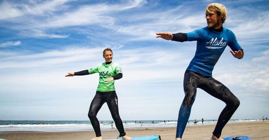 Scheveningen Beach: 1,5-Hour Surf Experience for Adults - Key reasons this Scheveningen surf experience works