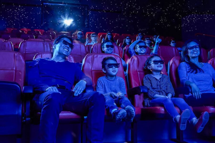 Scheveningen: LEGOLAND® Discovery Centre Entry Ticket - 4D Cinema, LEGO Friends building, and how to time the calmer stops