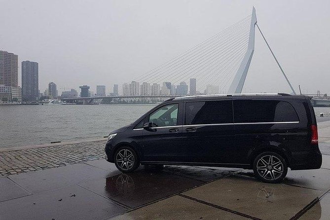 Schiphol Airport Private Transfer to Amsterdam with Meet & Greet - The first contact: phone number, free airport Wi-Fi, and flight timing