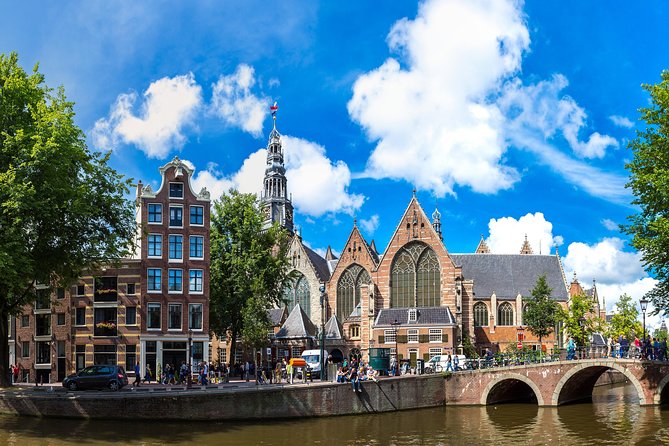 Secrets of Amsterdam Walking Tour plus Dutch Sweets Tasting - The food moment: Old Amsterdam cheese and port wine