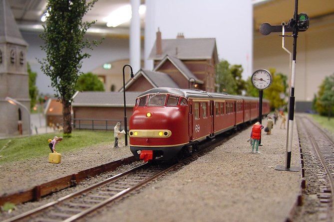 Skip the Line: Entrance Ticket to Miniworld Rotterdam - Finding the small surprises: Easter eggs and playful details