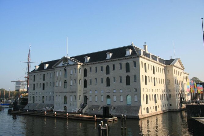 Small Group Boutique All-Inclusive Tour (max 12 p) With Captain - Small-group cruising from Singel, not a crowded canal line