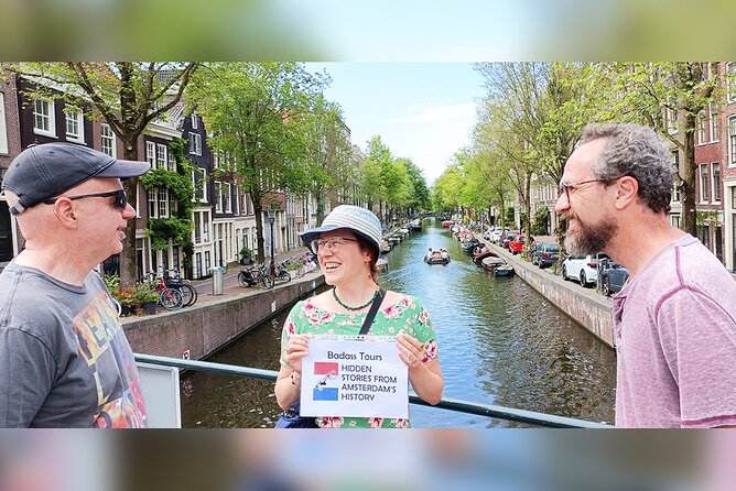 Small Group Hidden Gems Tour in Amsterdam - Stop 2: The Spinoza Monument and the cost of being an outcast