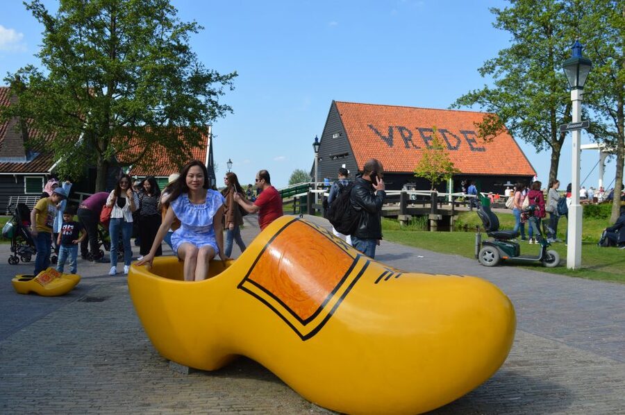 Small Group Zaanse Schans & Volendam Tour w/ Hotel Pick up - How the Guide Changes the Whole Day (Mukti, Alex, Mustalpha, Cherry)