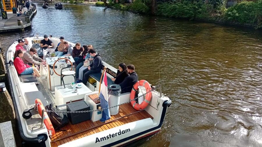 Smoke & Boat Amsterdam - The Official 420 Canal Cruise - An open 1-hour boat ride: what the weather changes