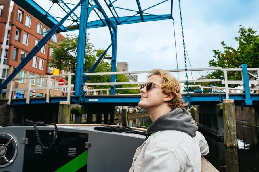 The Hague: Canal Cruise - What happens during the 90 minutes on the water