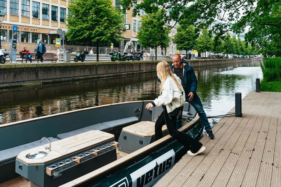 The Hague: Canal Cruise - Who should book this, and who should think twice