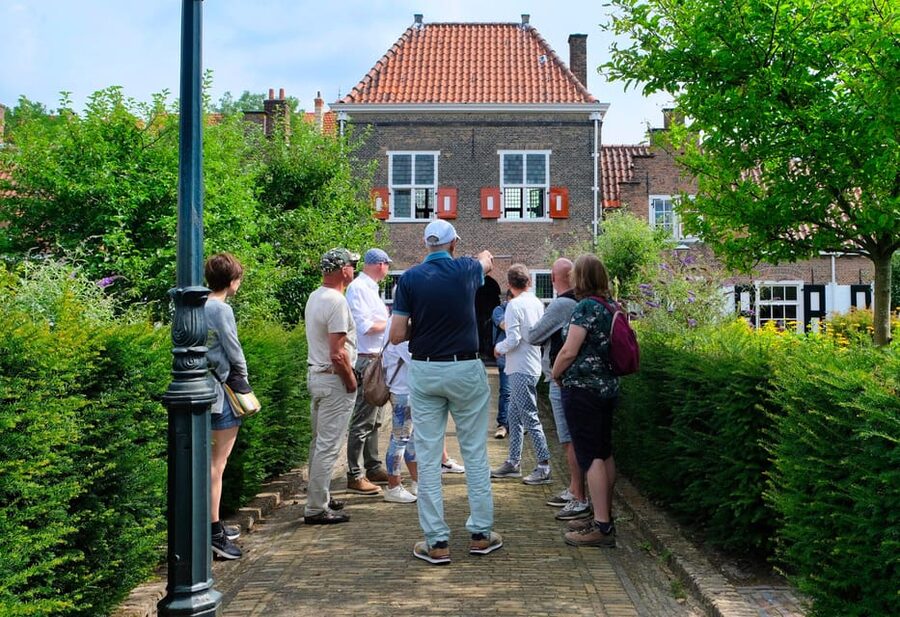 The Hague: Courtyard Walking Tour - Key Courtyard Tour Highlights