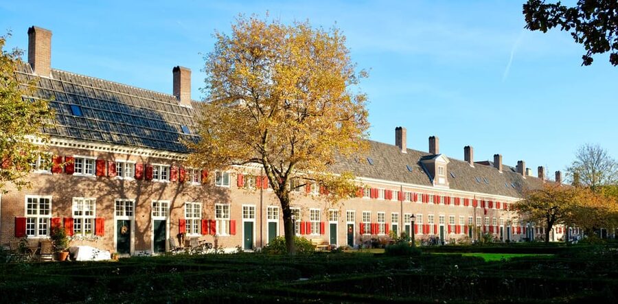 The Hague: Courtyard Walking Tour - Price and Value: $9 for 1.5 Hours of Real City Texture