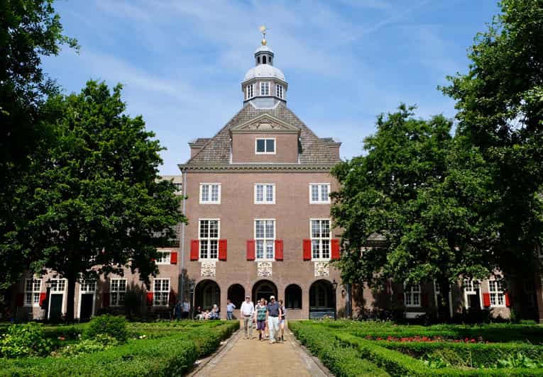 The Hague: Courtyard Walking Tour - Meeting at t Goude Hooft, Then Hitting the Courtyards Fast