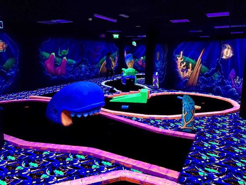 The Hague: Glowgolf Glow in the Dark Indoor Minigolf - The 3D water-themed course and the animal cast