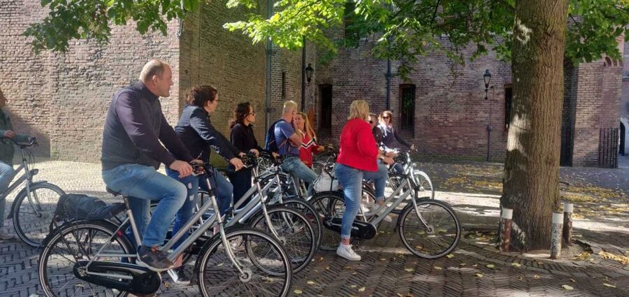 The Hague: Highlights Bike Tour - Who should book, and who should not