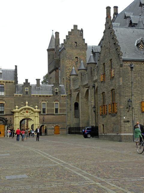 The Hague: Old City Private Walking Tour - Meeting point by Central Station, then straight into the old core