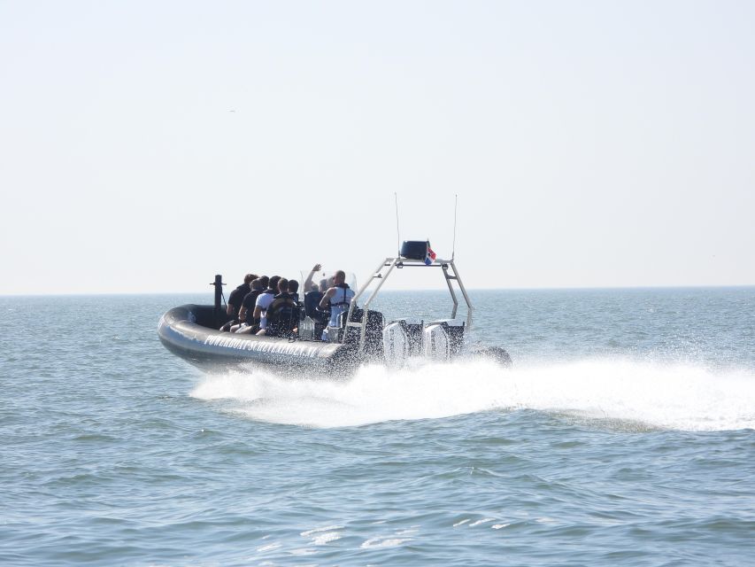 The Hague: Powerboat Tour Scheveningen - Leaving the harbor at 7 km/h, then the throttle goes