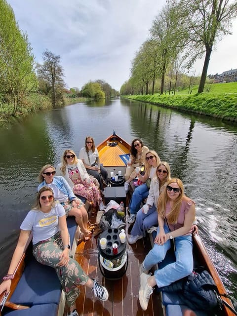 The Hague: Private Boattour up to 10 persons - What the Skipper Adds: Bridges, Buildings, and City Logic